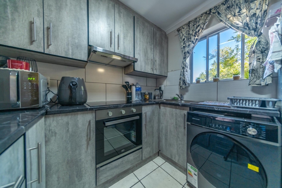 To Let 2 Bedroom Property for Rent in La Colline Western Cape